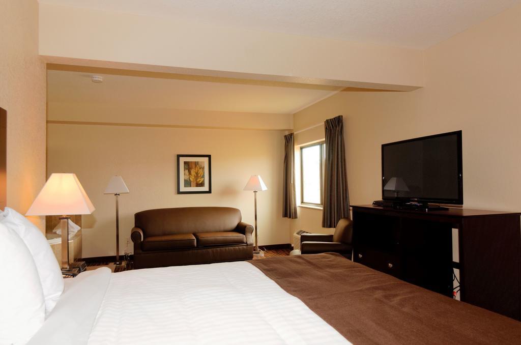 Cobblestone Inn & Suites - Denison | Oak Ridge Luaran gambar
