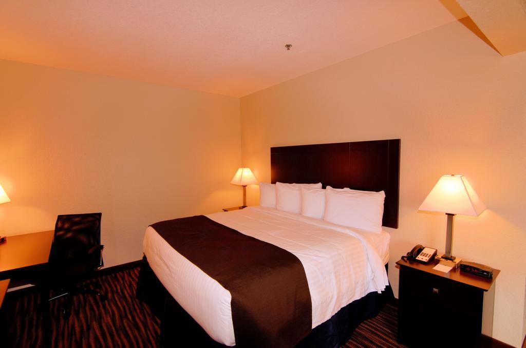 Cobblestone Inn & Suites - Denison | Oak Ridge Luaran gambar