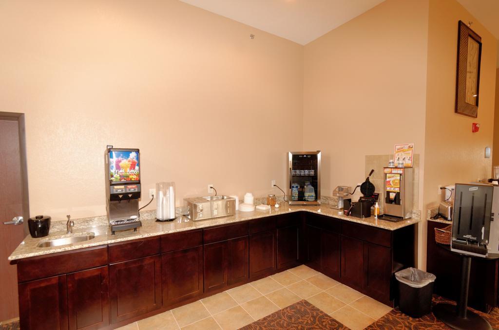 Cobblestone Inn & Suites - Denison | Oak Ridge Luaran gambar