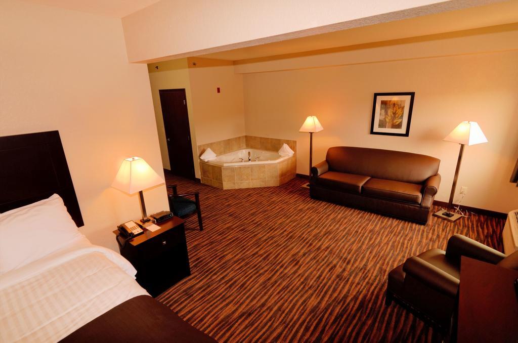 Cobblestone Inn & Suites - Denison | Oak Ridge Bilik gambar