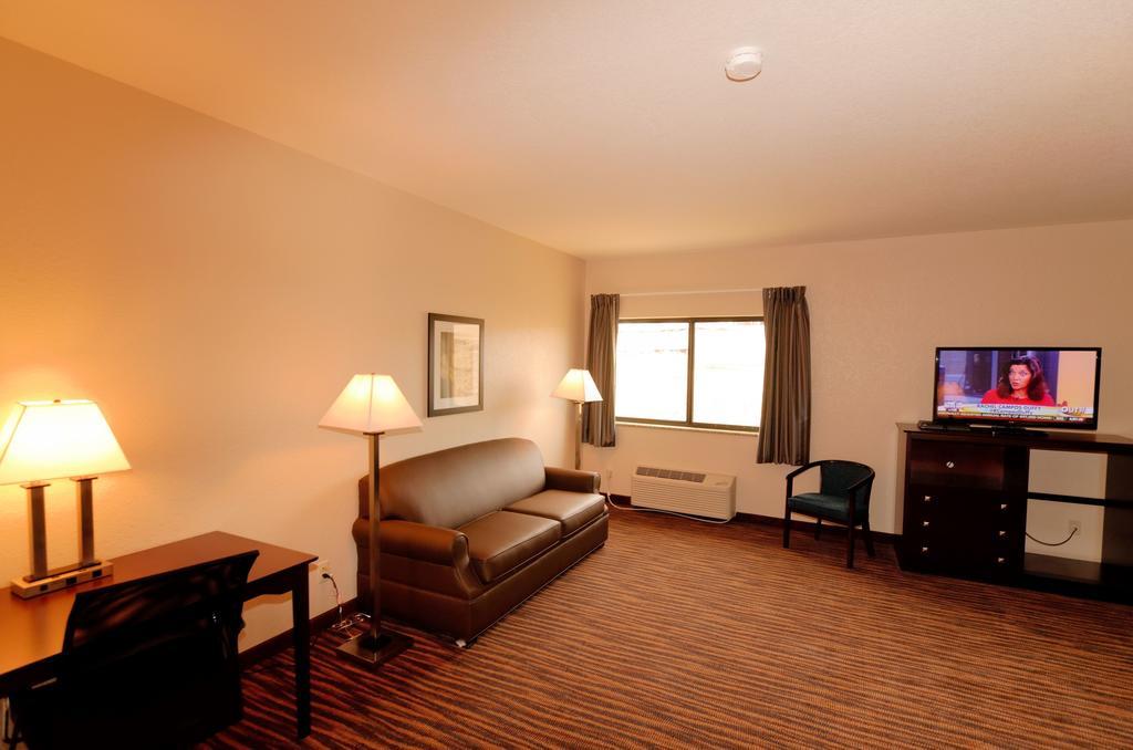 Cobblestone Inn & Suites - Denison | Oak Ridge Bilik gambar