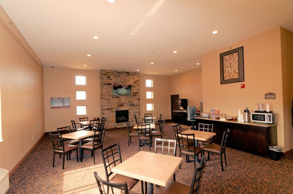 Cobblestone Inn & Suites - Denison | Oak Ridge Luaran gambar
