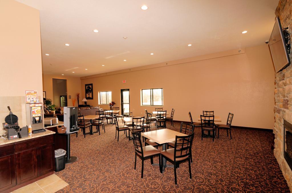 Cobblestone Inn & Suites - Denison | Oak Ridge Luaran gambar