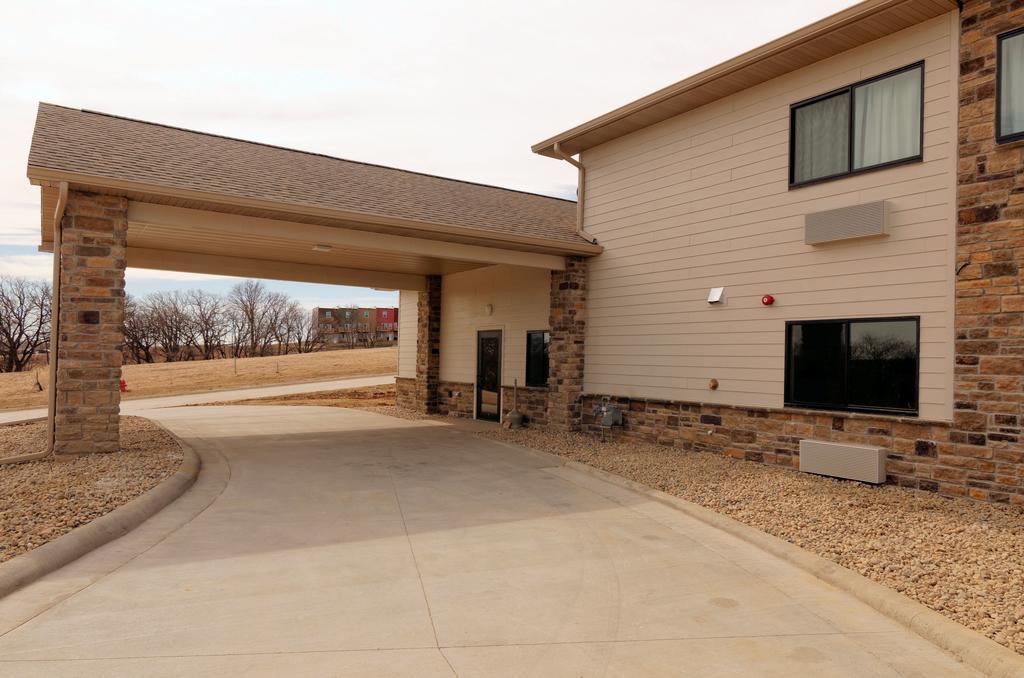 Cobblestone Inn & Suites - Denison | Oak Ridge Luaran gambar