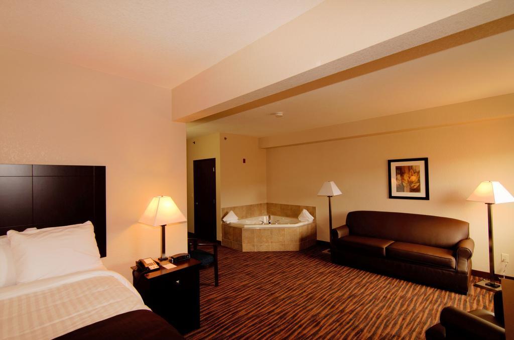 Cobblestone Inn & Suites - Denison | Oak Ridge Luaran gambar