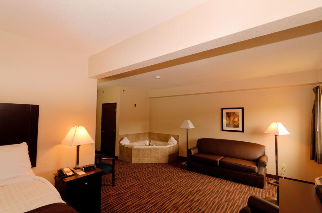 Cobblestone Inn & Suites - Denison | Oak Ridge Luaran gambar