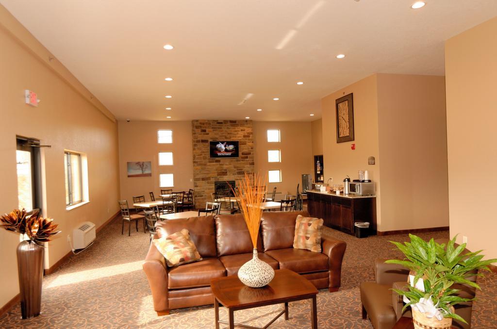 Cobblestone Inn & Suites - Denison | Oak Ridge Luaran gambar
