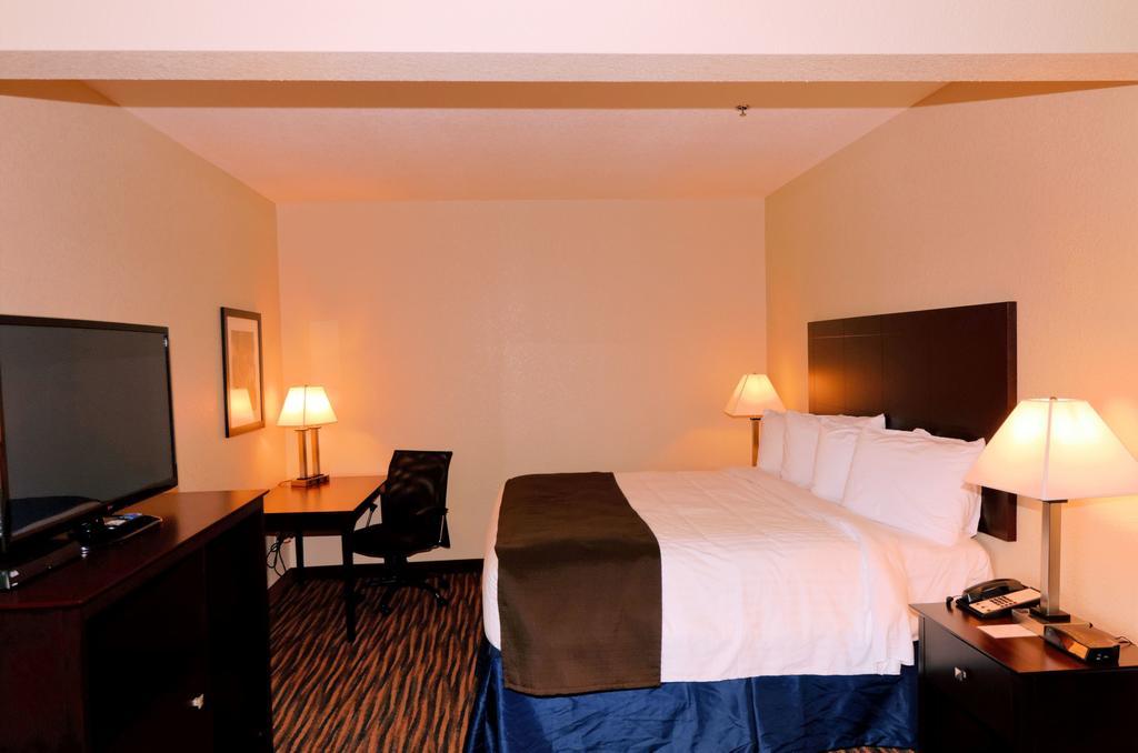 Cobblestone Inn & Suites - Denison | Oak Ridge Luaran gambar