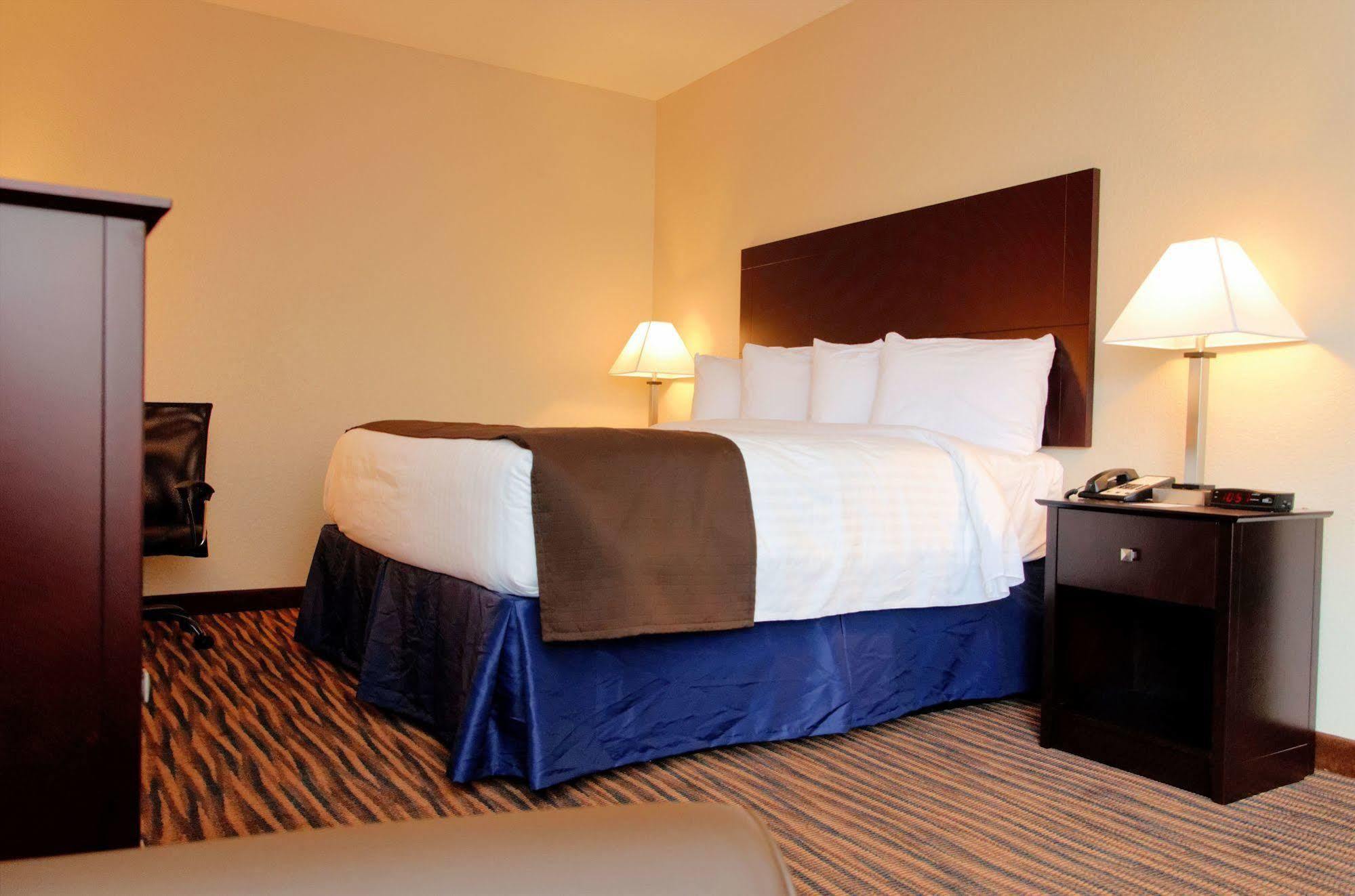 Cobblestone Inn & Suites - Denison | Oak Ridge Luaran gambar