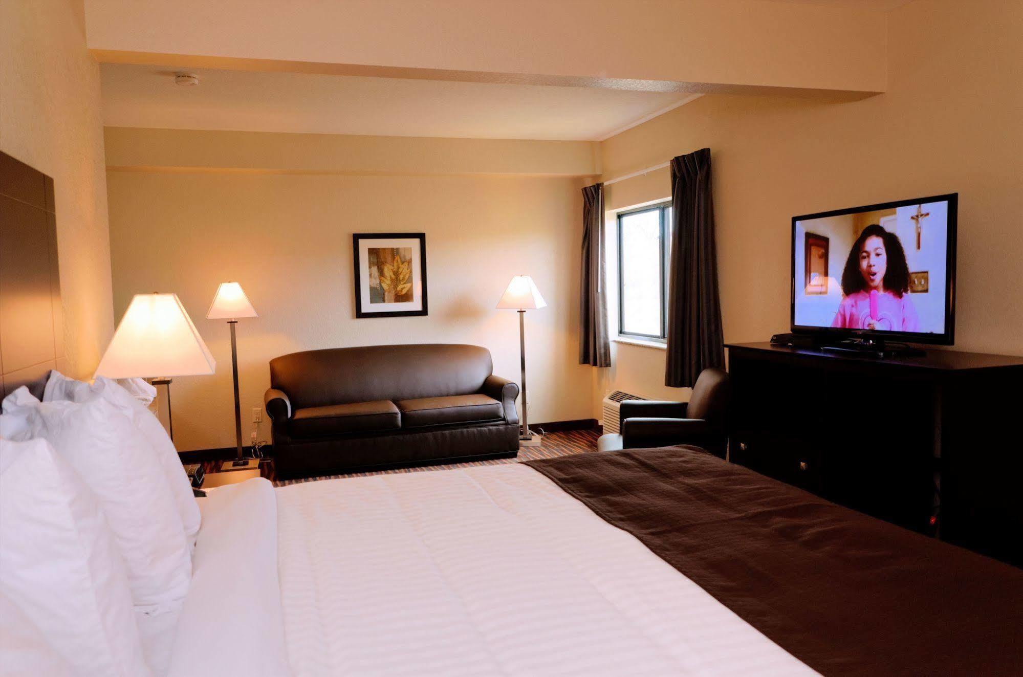 Cobblestone Inn & Suites - Denison | Oak Ridge Luaran gambar