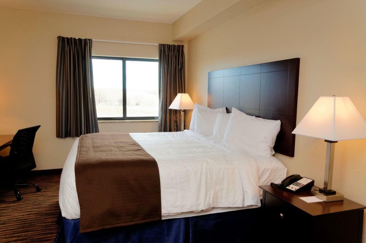 Cobblestone Inn & Suites - Denison | Oak Ridge Luaran gambar